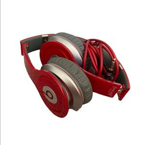 Beats Wired Headphones with case